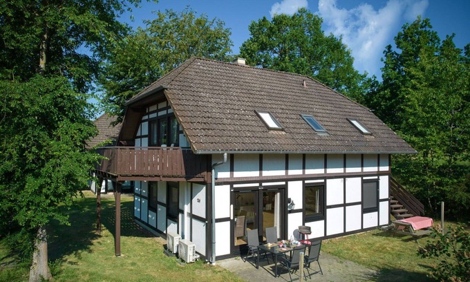 Feriendorf Frankenau House | Beautiful apartment in villa for 4 guests with WIFI, TV, terrace and pets allowed