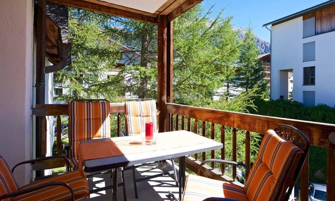 Lenzerheide Apartment | Beautiful apartment for 4 people with TV and balcony
