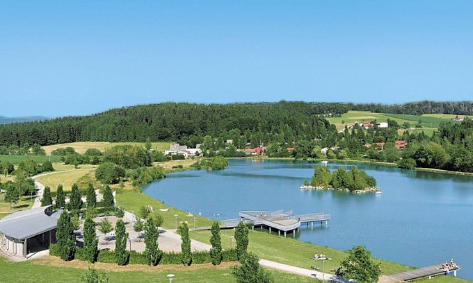 Waldkirchen House | Beautiful apartment in villa for 6 guests with TV, terrace and pets allowed