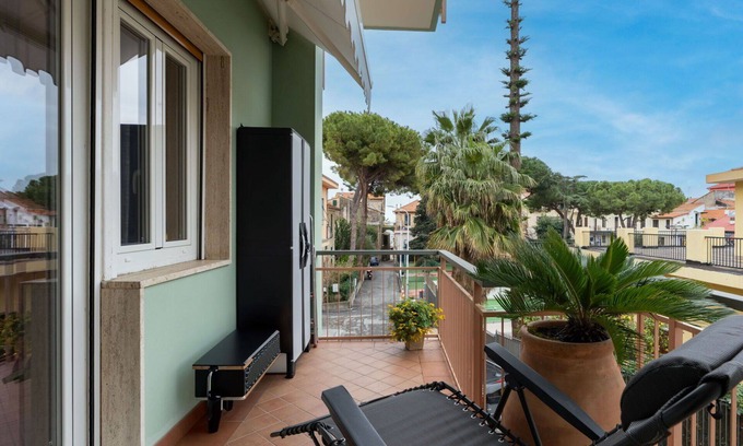 Santo Stefano al Mare Apartment | Beautiful apartment for 4 guests with A/C, TV, balcony and pets allowed