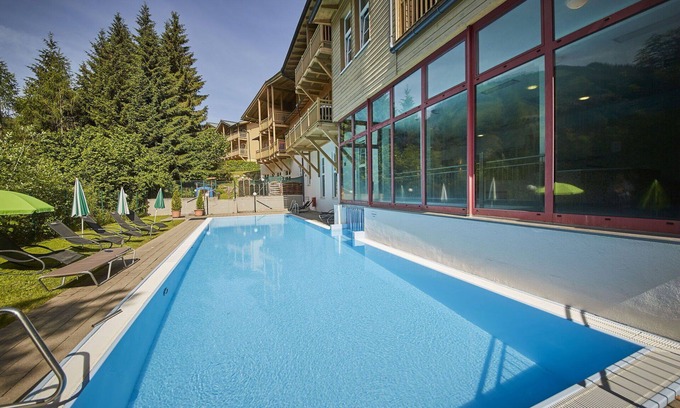Viehhofen Apartment | Beautiful apartment for 4 guests with pool, WIFI, TV, terrace and pets allowed