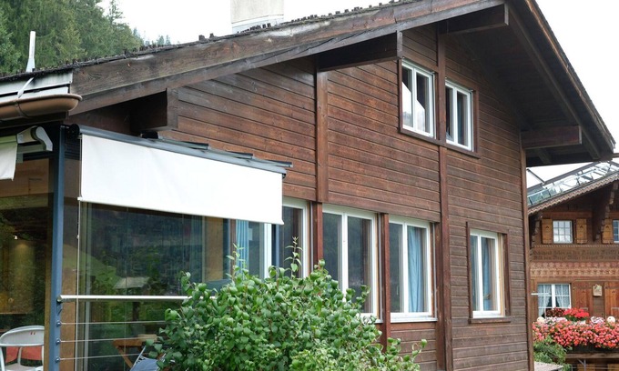 Zweisimmen Apartment | Beautiful apartment for 4 guests with WIFI, balcony and pets allowed
