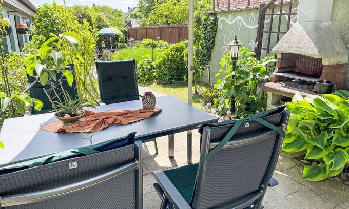 Gingst Apartment | Beautiful apartment for 2 guests with WIFI, terrace and pets allowed