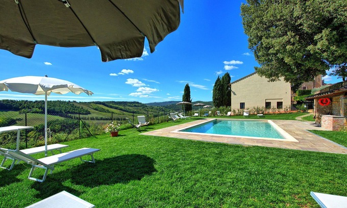 San Gimignano Apartment | Beautiful apartment for 10 guests with WIFI, pool, A/C and panoramic view, close to San Gimignano