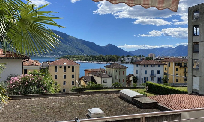 Muralto Apartment | Beautiful apartment for 4 people with TV, balcony and pets allowed