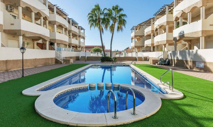 Vinaros Apartment | Beautiful apartment for 4 people with pool, A/C, TV, patio and pets allowed