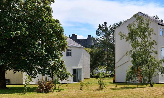Harlech Apartment | Beautiful apartment for 2 guests with WIFI, TV and pets allowed