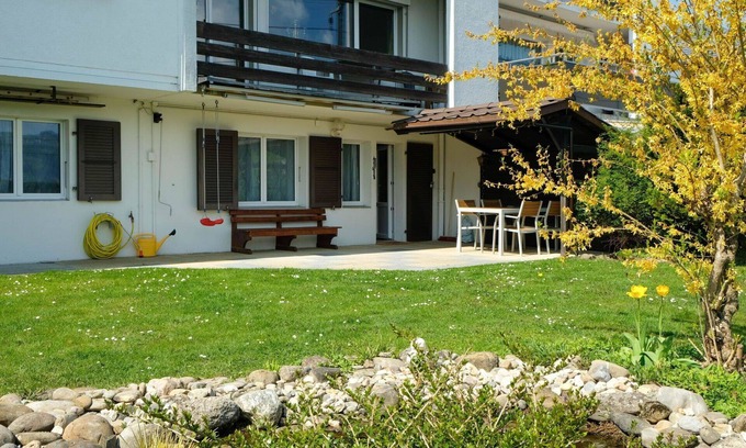 Gwatt Apartment | Beautiful apartment for 4 guests with WIFI, TV and balcony
