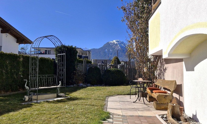 Karres Apartment | Beautiful apartment for 2 people with WIFI, TV, patio and pets allowed