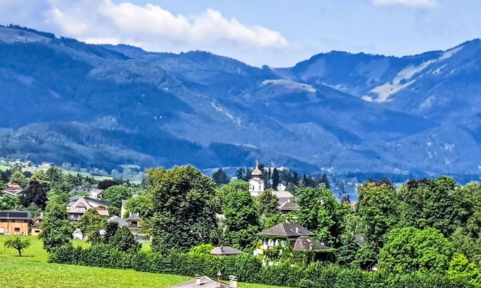 Strobl Apartment | Beautiful apartment for 6 people with WIFI, TV and patio