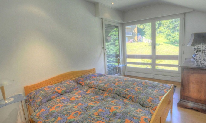 Ayent Apartment | Beautiful apartment for 8 people with hot tub, TV and balcony