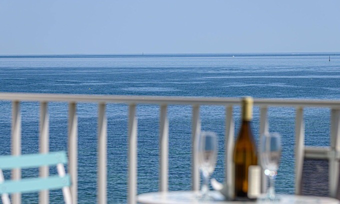 Morbihan Apartment | Beautiful apartment for 4 guests with WIFI, TV and balcony