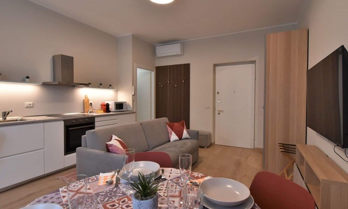 Centro Direzionale Apartment | Beautiful apartment for 4 guests with WIFI, A/C and TV
