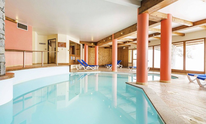 Peisey-Nancroix Apartment | Beautiful apartment for 8 guests with WIFI, pool, TV, terrace and pets allowed