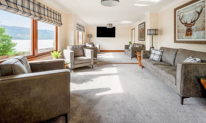 East Lewiston Apartment | Beautiful apartment for 9 guests with WIFI, TV, pets allowed and parking