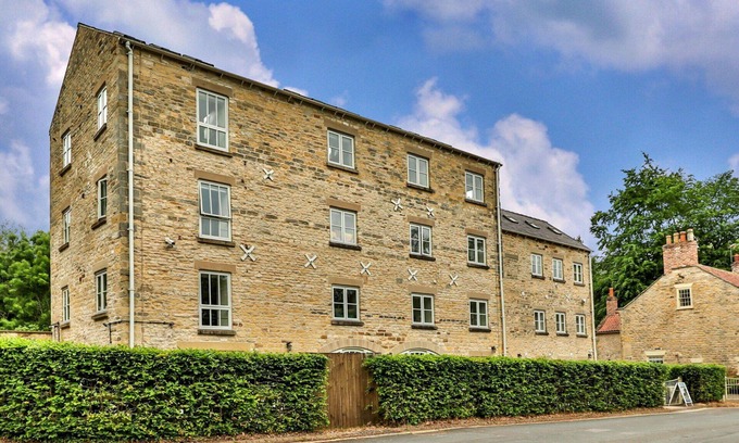 Thornton Dale Apartment | Beautiful apartment for 4 people with WIFI and pets allowed
