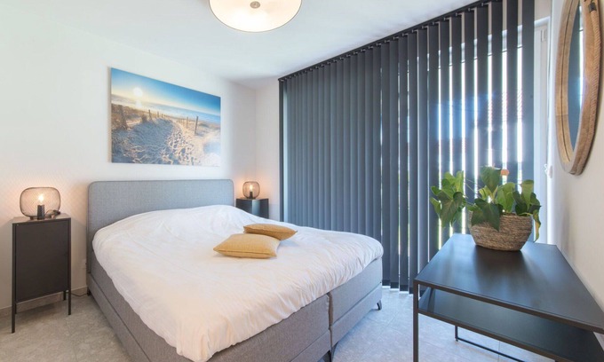 Belgian Coast House | Beautiful apartment in villa for 4 people with WIFI, A/C, TV and balcony