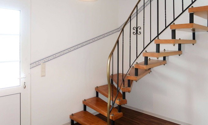 Ditzumerverlaat House | Beautiful apartment in villa for 8 guests with WIFI, TV, terrace and pets allowed