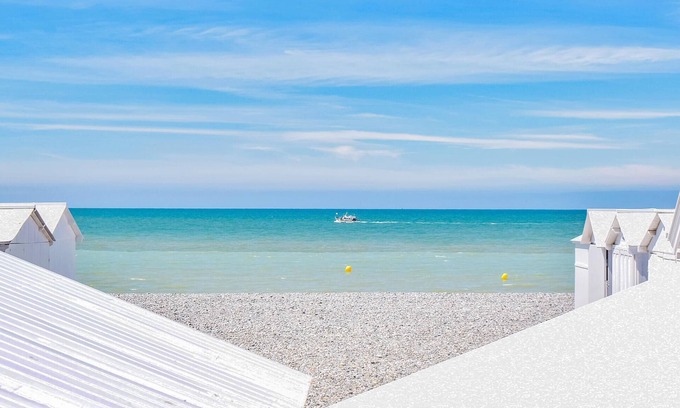 Eu Apartment | Beautiful apartment in EU with WiFi