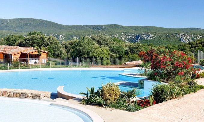 Lagorce House | Beautiful apartment in villa for 3 people with A/C, hot tub, pool, WIFI, terrace and pets allowed