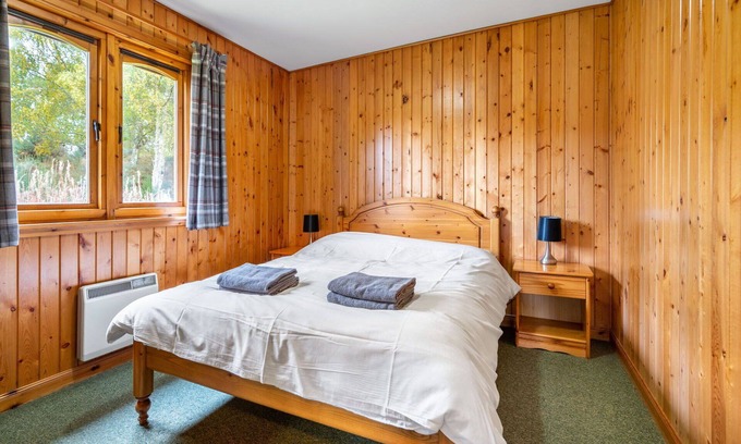 Glen Urquhart House | Beautiful apartment in villa for 6 people with WIFI, TV and pets allowed