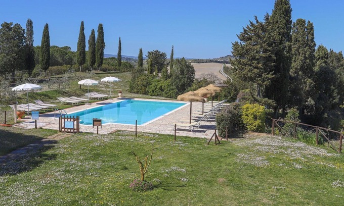 Sughera Villa | Beautiful apartment in villa for 10 guests with WIFI, pool, TV, terrace, pets allowed and parking