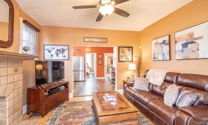 East Price Hill Apartment | Beautiful Apartment! Only 4 Miles From Downtown Cincinnati