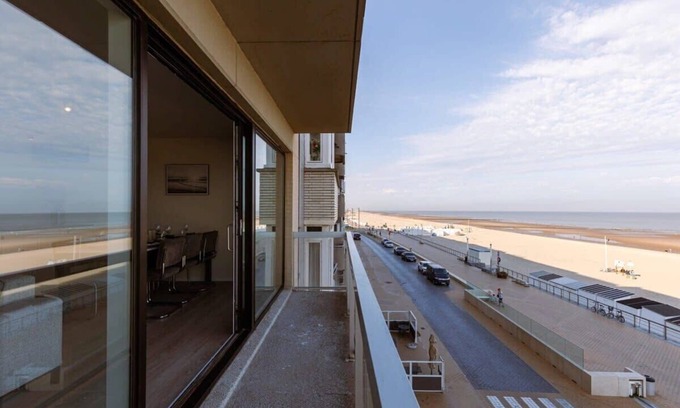 Mariakerke Apartment | Beautiful apartment with sea view on top location