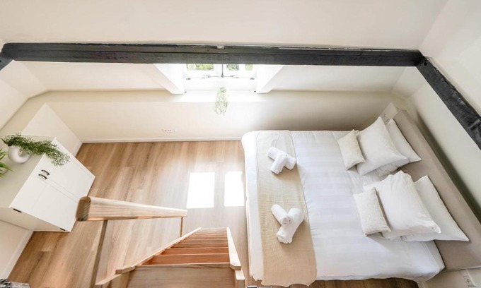 Delft Apartment | Beautiful Apartment With Loft