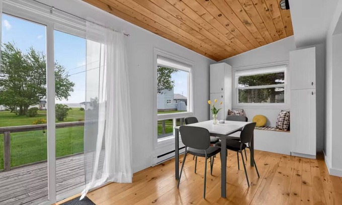 Grand-Digue Cottage | Beautiful Beach House with Ocean Views