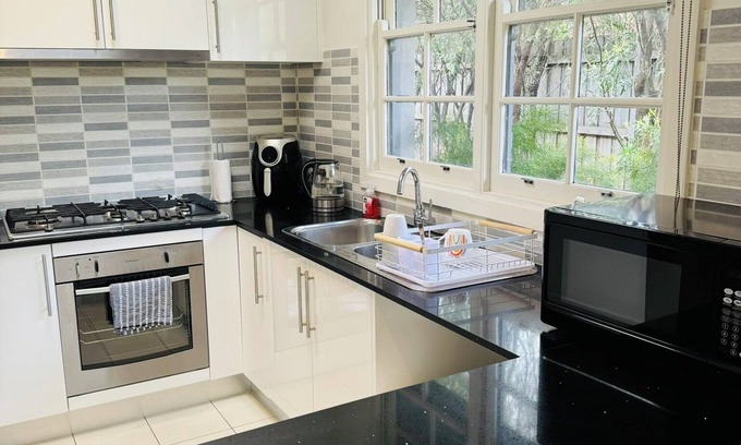 Blackburn North House | Beautiful bedroom available in a shared house