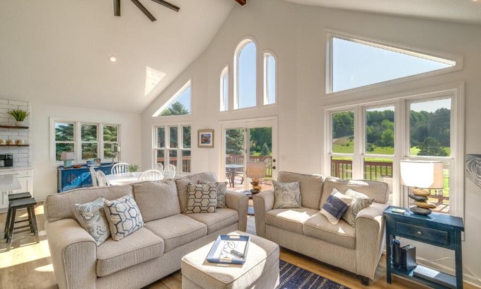 Bellaire House | Beautiful Bellaire Home with Amenities, 4 Mi to Lake