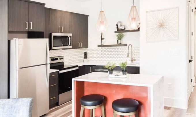 Central Business District Apartment | Beautiful Brand New Loft! BEST Location on Bluff!