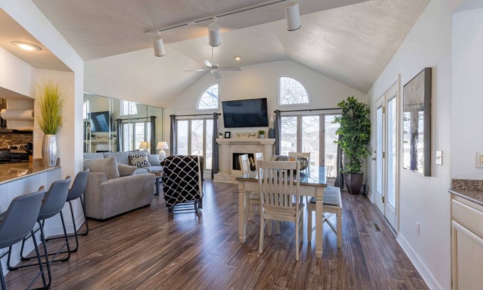 Table Rock Villa | Beautiful Branson Villa!