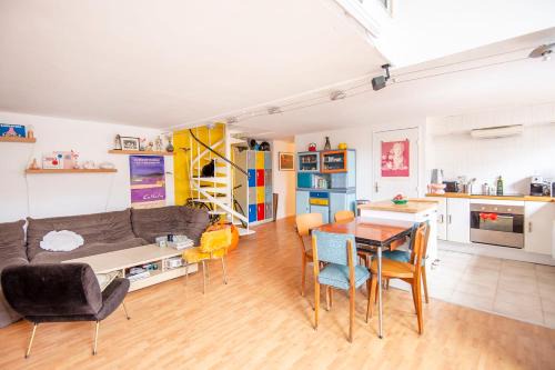 Notre-Dame du Mont Apartment | Beautiful Bright Apt With Terrace