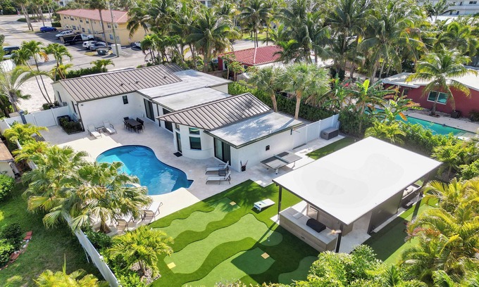 Deerfield Beach House | Beautiful Bungalow, Steps from the beach!