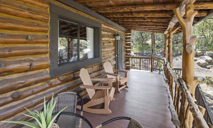 Prescott Cabin | Beautiful Cabin, Family Retreat w/ views, 8 mins to downtown Prescott!