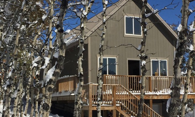 Beaver Mines House | Beautiful Cabin in the Mountains