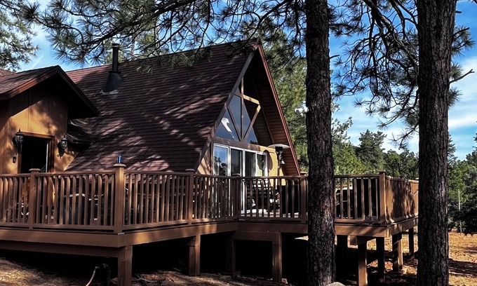 Pine Cabin | Beautiful cabin, stunning view, spacious deck. Price includes cleaning fee, etc.