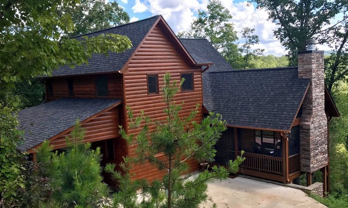 Mineral Bluff Cabin | Beautiful cabin w/mountain views - 3bdrms/2 baths, rec room, wrap around porch