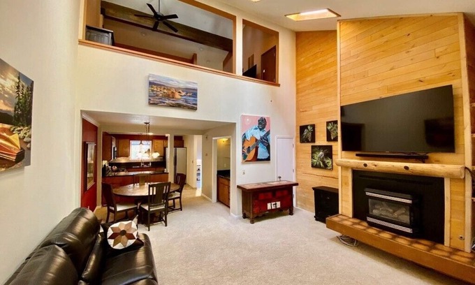 Incline Village House | Beautiful Cathedral Ceiling Townhome next to the Golf Course!