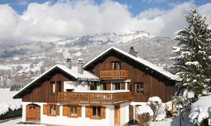 Samoens Ski Chalet | Beautiful chalet, hot-tub, games room, less than a 5 minute walk to ski lift