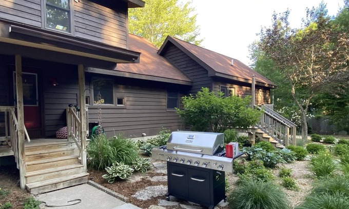Boyne City House | Beautiful clean family friendly cabin close to everything! 5 star reviews!