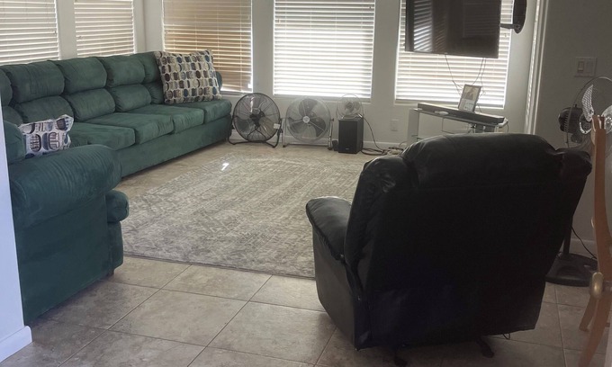 Parker Strip House | Beautiful climate controlled home feet from theColorado River in Parker!