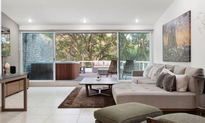 Miguel Hidalgo Apartment | Beautiful Condo with Jacuzzi in Polanco