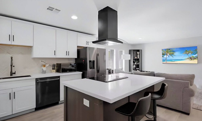 Camelback East Condo | Beautiful Condo Getaway