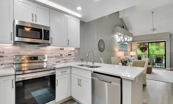 Pine Ridge Condo | Beautiful Condo just 1.5 miles to the white sandy beaches of the Gulf of Mexico!