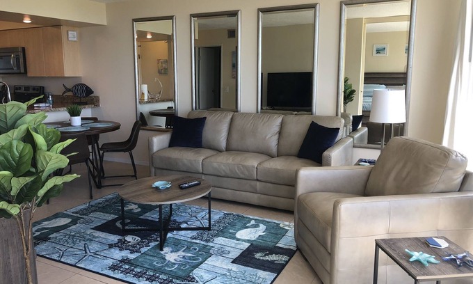 Makaha Condo | Beautiful Condo located at Makaha Valley Towers
