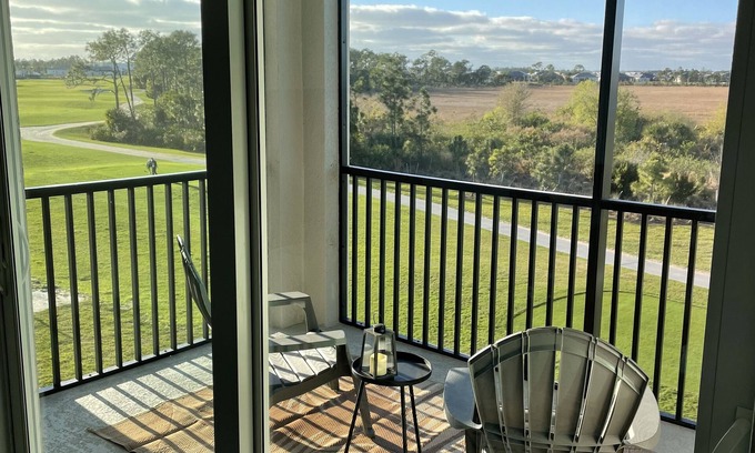 Venice Condo | Beautiful Condo Overlooking Wellen Golf Course!