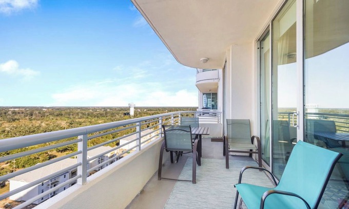 Biloxi Condo | Beautiful Condo with Gulf Views 2 bedroom/2 bathroom